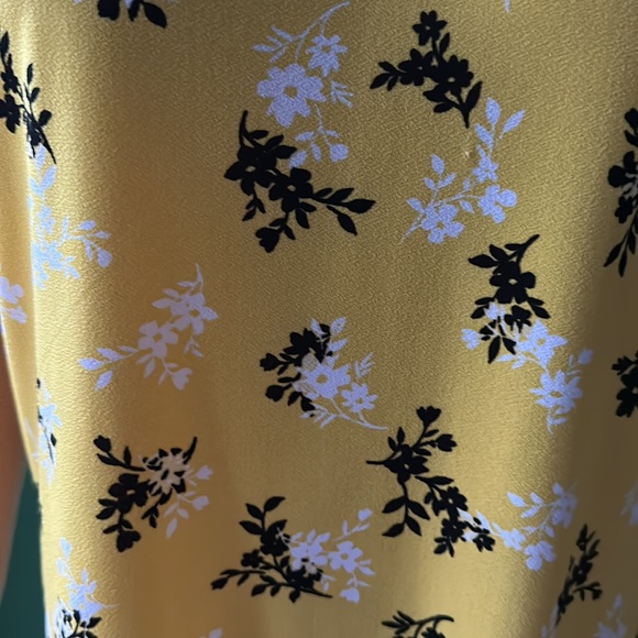 🌻🌻Adrienne Vittadini Short Sleeved Top🌻🌻 - Picture 6 of 8